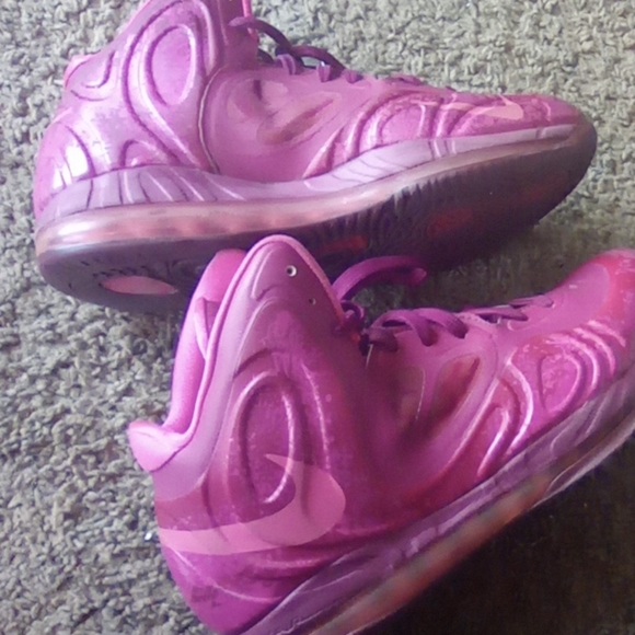 Nike Shoes - Nike Hyperposite